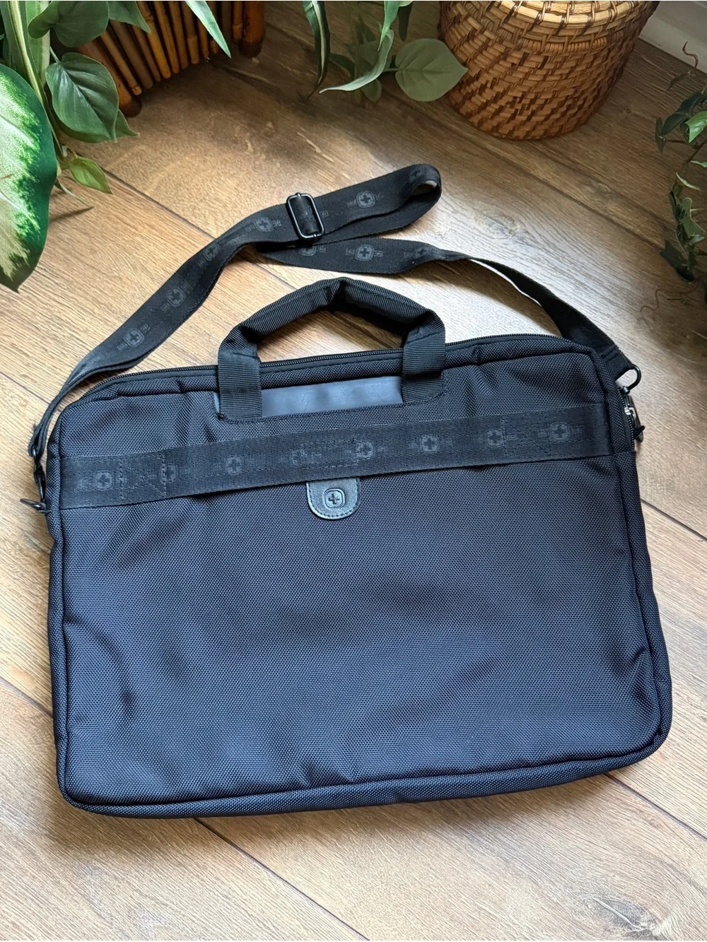 SWISSGEAR by Wenger Black Double Slimcase Laptop & Tablet Bag – School Bag